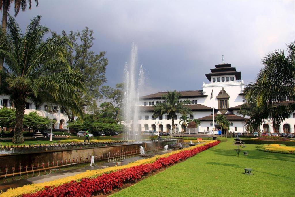 Nalendra Hotel Bandung Exterior foto